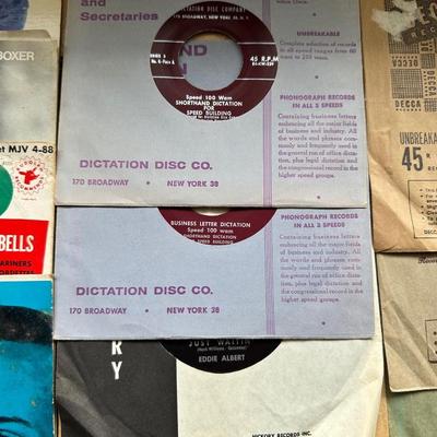 LOT OF VARIOUS 45’s, INCLUDING DISNEYS TREASURE ISLAND AND WINNIE THE POOH