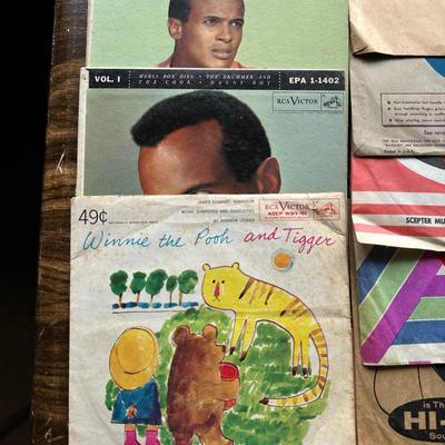 LOT OF VARIOUS 45’s, INCLUDING DISNEYS TREASURE ISLAND AND WINNIE THE POOH