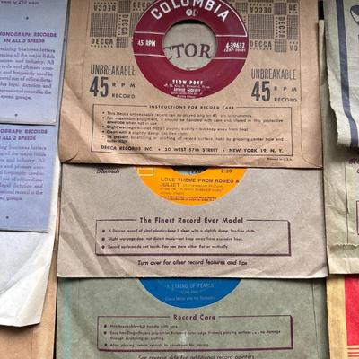 LOT OF VARIOUS 45’s, INCLUDING DISNEYS TREASURE ISLAND AND WINNIE THE POOH