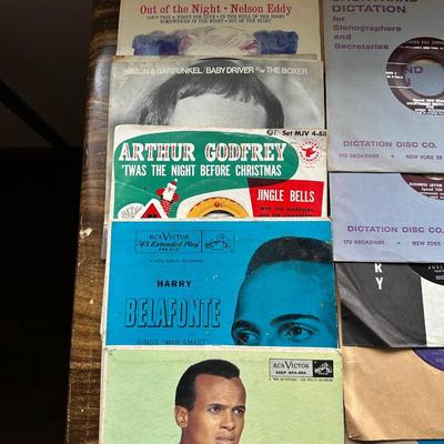 LOT OF VARIOUS 45’s, INCLUDING DISNEYS TREASURE ISLAND AND WINNIE THE POOH