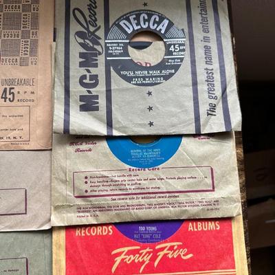 LOT OF VARIOUS 45’s, INCLUDING DISNEYS TREASURE ISLAND AND WINNIE THE POOH