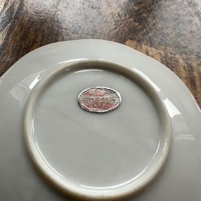 MINIATURE COLLECTOR PLATES, METAL CUP ON TRAY AND MINIATURE WOODEN SPINNING WHEEL