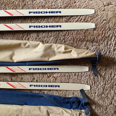 VINTAGE FISCHER CLASSIC CROWN CROSS COUNTRY SKIS