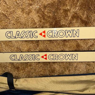 VINTAGE FISCHER CLASSIC CROWN CROSS COUNTRY SKIS