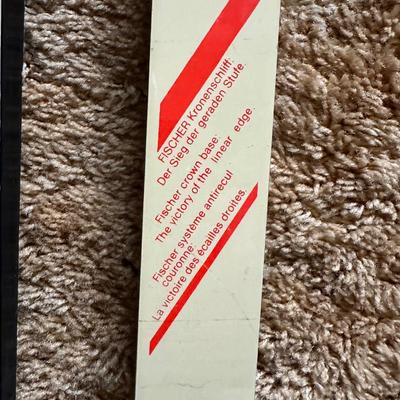 VINTAGE FISCHER CLASSIC CROWN CROSS COUNTRY SKIS