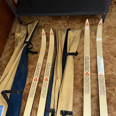 VINTAGE FISCHER CLASSIC CROWN CROSS COUNTRY SKIS