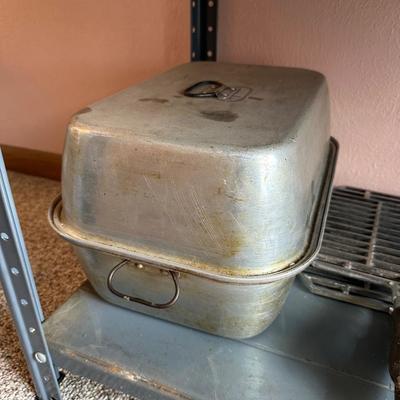 LARGE LOT OF ALUMINUM BAKE WARE, POTS, ROASTER AND MORE