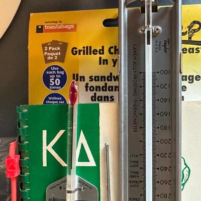 KITCHEN KNIVES, SLICER, THERMOMETERS AND MORE