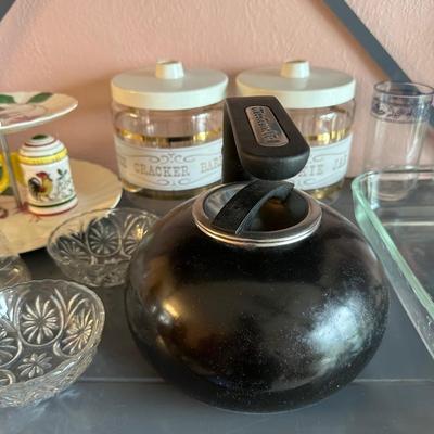COOKIE & CRACKER JARS, PYREX GLASS BAKING DISH, GLASS BOWLS AND MORE