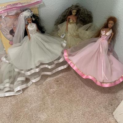 3 different Barbie’s