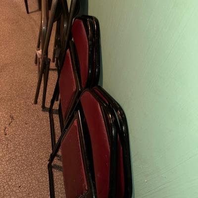 6 METAL FOLDING CHAIRS