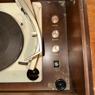VINTAGE GENERAL ELECTRIC RECORD CONSOLE PLAYER