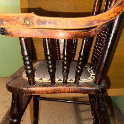 VINTAGE HIGH CHAIR AND BABY CRIB