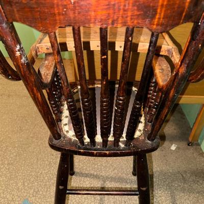 VINTAGE HIGH CHAIR AND BABY CRIB