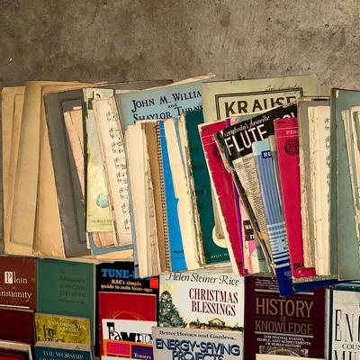 LARGE LOT OF VINTAGE BOOKS
