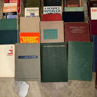 LARGE LOT OF VINTAGE BOOKS