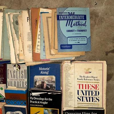 LARGE LOT OF VINTAGE BOOKS