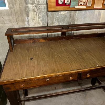 VINTAGE STANDING DESK