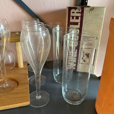 WINE GLASSES, WINE COOLER AND 6 DRINKING GLASSES