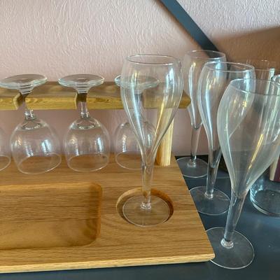 WINE GLASSES, WINE COOLER AND 6 DRINKING GLASSES