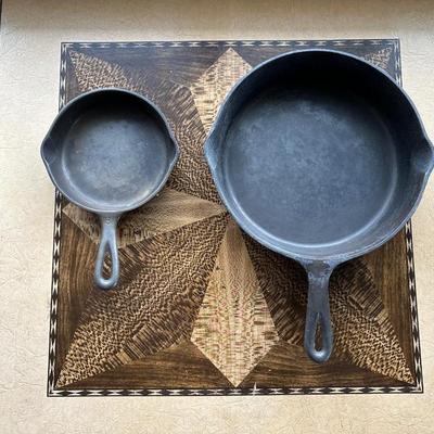 WAGNER WARE CAST IRON SKILLET 3 AND CAST IRON SKILLET 8