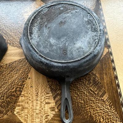 WAGNER WARE CAST IRON SKILLET 3 AND CAST IRON SKILLET 8