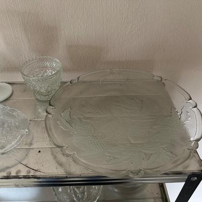 VARIETY OF GLASSWARE