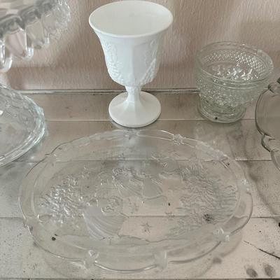 VARIETY OF GLASSWARE