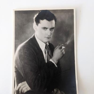Hugh Williams signed photo