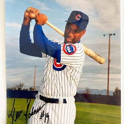 Cubs player Kevin Roberson signed photo.