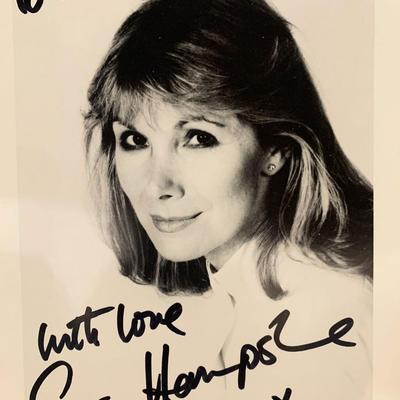 Susan Hampshire sigend photo