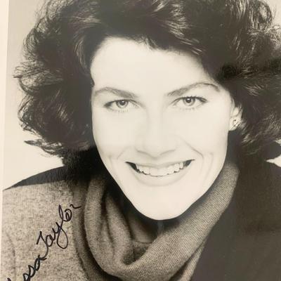 Tessa Taylor signed photo