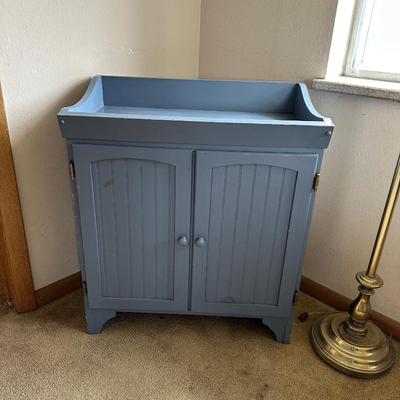 WOODEN CABINET AND FLOOR LAMP