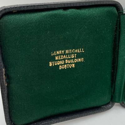 LOT 29: Collection of Metals / Tokens - Louis Agassiz, Joshua Reynolds (Art Union of London) and Henry Mitchell Medalist Studio Building...
