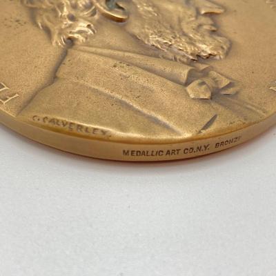 LOT 30: Collection of Bronze / Metal Collectible Tokens / Medals - Zachary Taylor (CC Wright), Abraham Lincoln, Washington Irving,...