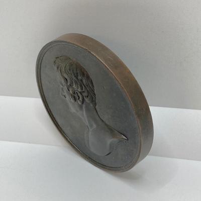 LOT 30: Collection of Bronze / Metal Collectible Tokens / Medals - Zachary Taylor (CC Wright), Abraham Lincoln, Washington Irving,...