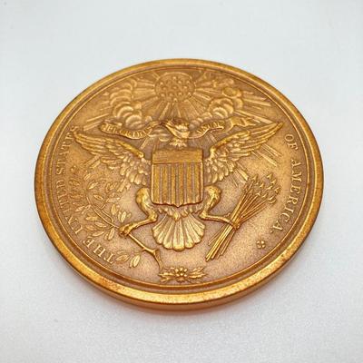 LOT 30: Collection of Bronze / Metal Collectible Tokens / Medals - Zachary Taylor (CC Wright), Abraham Lincoln, Washington Irving,...