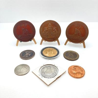 LOT 32:Collection of Vintage Bronze / Medal Tokens - Theodore Roosevelt, 1876 American Independence Commemorative 100th Anniversary and More
