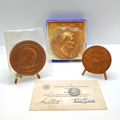 LOT 33: Vintage Collection of Medals / Tokens - Rosa Parks, Abraham Lincoln, American Numismatic Association and More