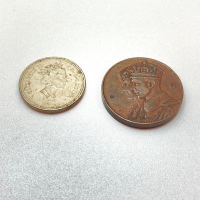 LOT 34: Canadian Coin Collection, Sherritt Paperweight and Paper Currency