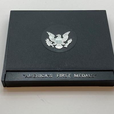 LOT 36: Collection Vintage Medals / Tokens - American Revolution Bicentennial, First Continental Congress, Franklin Institute, Capitol...