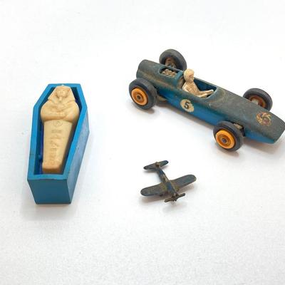 LOT 46: Vintage / Antique Collection - Knives, Coins, Toy Car, Sundial, Wallet, Wooden Token and Much More