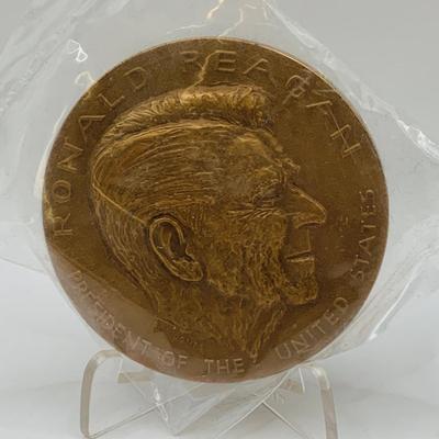 LOT 58: Bronze Medals Featuring Ronald Regan and Other Presidents
