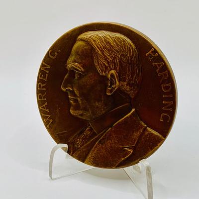 LOT 58: Bronze Medals Featuring Ronald Regan and Other Presidents