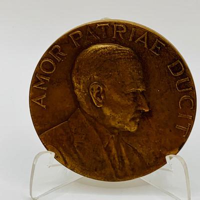 LOT 60: Assortment of Five (5) Bronze Medals of Historical Figures