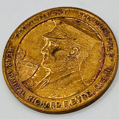 LOT 63: Bronze Medals and Tokens Honoring Military Achievements