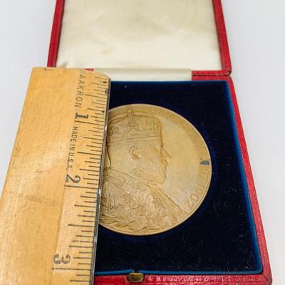 LOT 69: King Edward the VII of England 1902 Coronation Medal in Box
