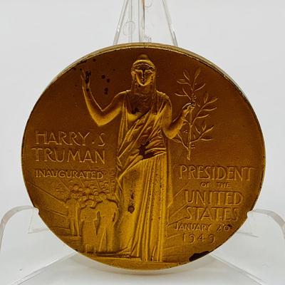 LOT 74: Collection of Bronze Medals and Medallions Featuring Great Seal, Lincoln and More