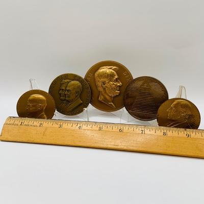 LOT 74: Collection of Bronze Medals and Medallions Featuring Great Seal, Lincoln and More