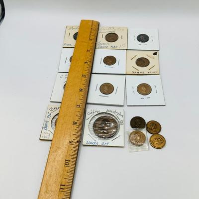 LOT 78: Collection of Washington and Lincoln Bronze and Metal Token/Medals